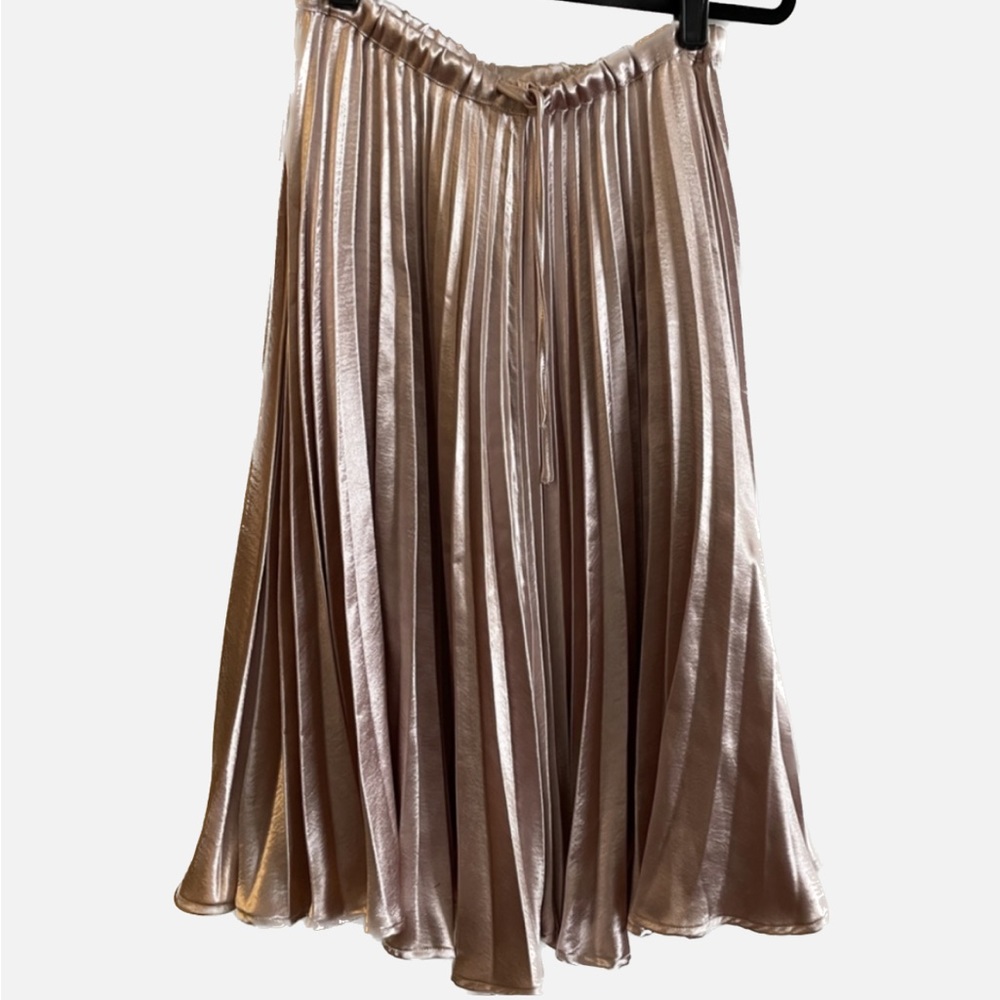 🏷️NWT MAAC London Shoal Skirt - Metallic Pink